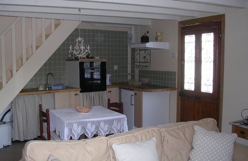 Alaigne Cottage | Tastefully Renovated Pretty village Cottage 20mins From Carcassonne airport