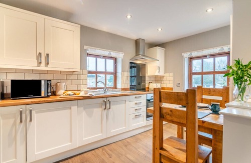 Richmond House | Tavern Cottage - One Bedroom House, Sleeps 2