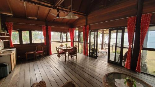Anyer Apartment | Taverno Villa
