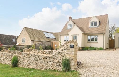 Burford House | Tawny Cottage