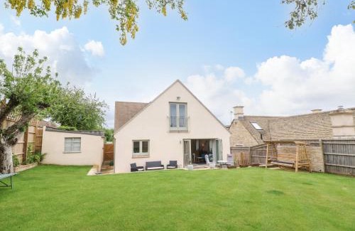 Burford House | Tawny Cottage