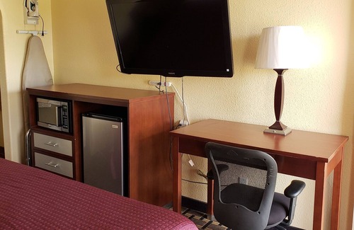 Taylor Hotel | Taylor village inn and suites