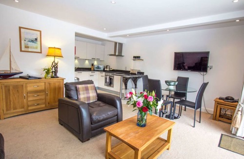 Kenmore Apartment | Taymouth Marina - Ben Hope