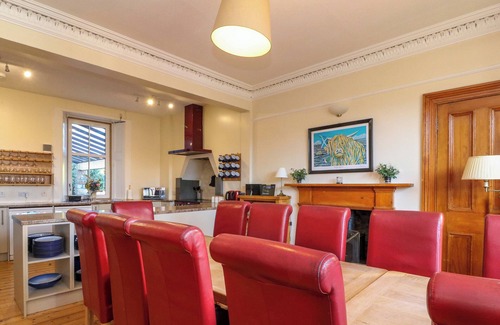 Killin Cottage | TAYVIEW, pet friendly, character holiday cottage in Killin