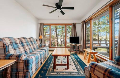 Mayfield House | TC Lake Stay-Pontoon & SUP Rentals - Sleeps 4!