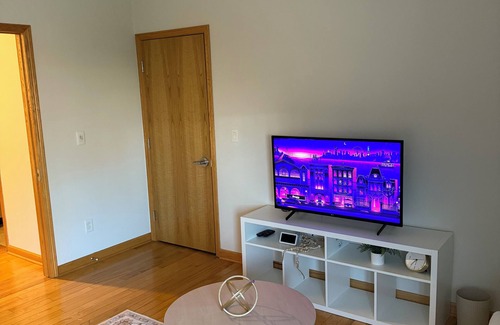 Downtown Cleveland Condo | tCondo on East 4th – Walk to Rocket Arena, Progressive Field & Playhouse Square