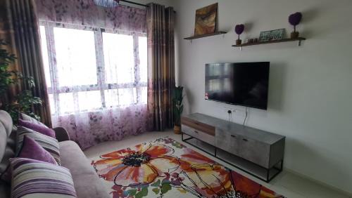 Bangi Sentral Apartment | Te amo Gandaria Bangi Pool View Netflix Full Aircond