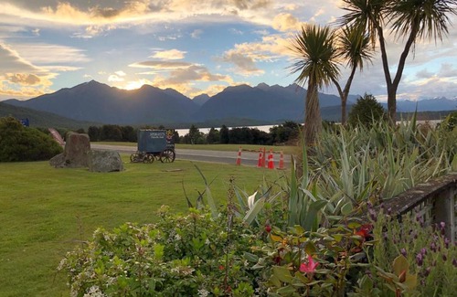 Manapouri Hotel | Te Anau Manapouri Lake Hotel