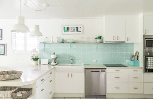 Sunshine Coast Apartment | Tea Trees 3 - relaxed coastal apartment, location!