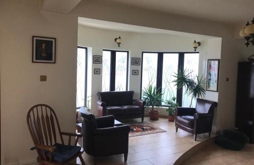 Cocani Crevedia House | Teachers