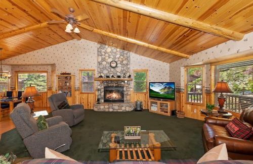 Eagle Mountain Estates House | Teakwood Cozy Wood Cabin with Fireplace