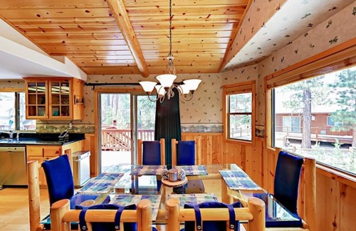 Eagle Mountain Estates Cabin | Teakwood Cozy Wood Cabin with Fireplace