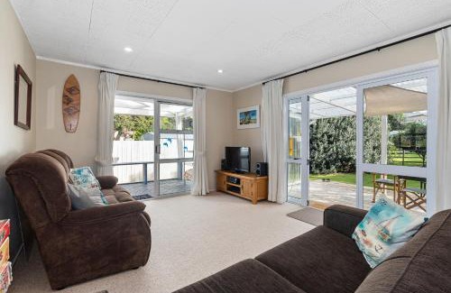 Helena Bay House | Teal Bay Treasure - Teal Bay Holiday Home