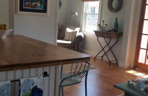 East Falmouth House | Teaticket Cottage