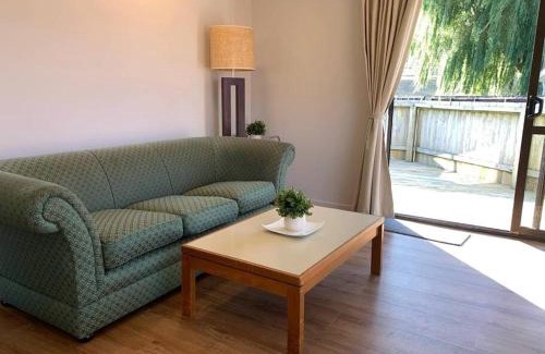 Christchurch District House | Teddington Bay Countryside