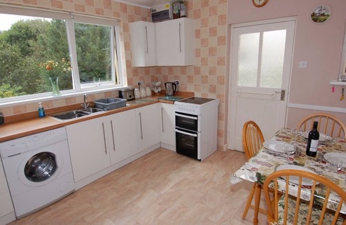 Lower Ashton Cottage | TEIGN VIEW, pet friendly, country holiday cottage in Lower Ashton
