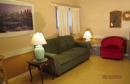 Vernon Hotel | Tel-A-Friend Motel