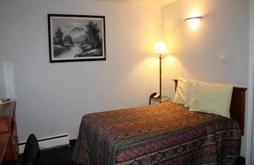 Brooks Hotel | Tel Star Motel