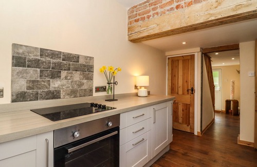 Ham Cottage | TEMBO'S REST, family friendly, with a garden in Eastry