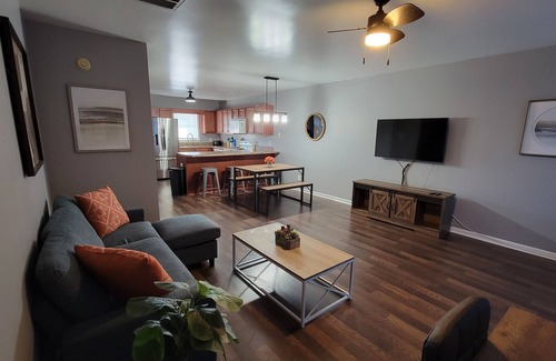 Peletier House | Ten minutes to Emerald Isle, 2 bed, 2.5 ba townhouse