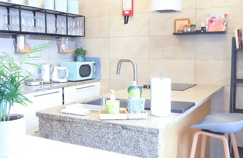 Espinho House | ten2twelve ❤️ 2 Min. walk to the Beach | 3 Bedrooms | Up to 9 P | Parking