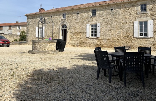 Saint-Germain-de-Princay Bed & Breakfast | Tennis Anyone? Amethyst Room 18th Farmhouse converted to BnB 20mn Puy du Fou