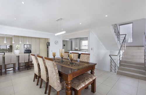 Calypso Beach House | Tenos On Calypso 12 - Five Bedroom House, Sleeps 9