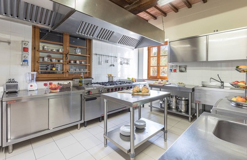 Valfabbrica Villa | Tenuta Montiepoli 12+3, Emma Villas