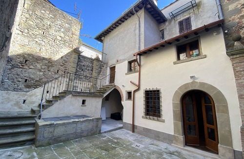 Anghiari Apartment | Teo's house is the ideal home for relaxation, centrally located in Anghiari
