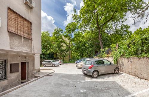 Istvanmezo Apartment | Terrace Apartments at City Park