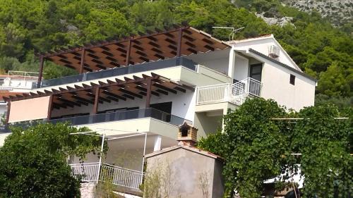 Brist Apartment | Terrace & View Brist