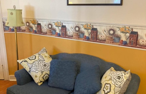 Burnsville Hotel | Terrell House B&B
