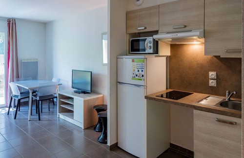 Saint-Christol Hotel | Terres de France - Le Domaine de Bacchus