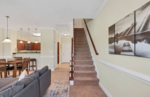 Pembroke House | Terrific townhome in charming Pembroke
