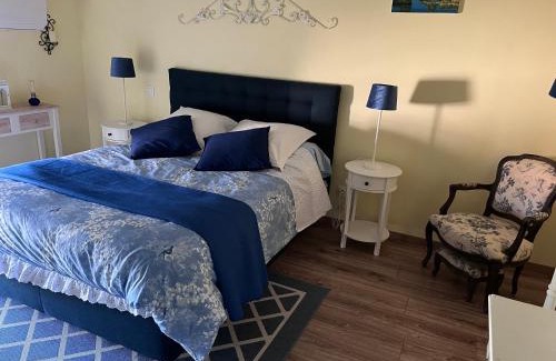 Brie-sous-Mortagne Bed & Breakfast | Tess Cottage