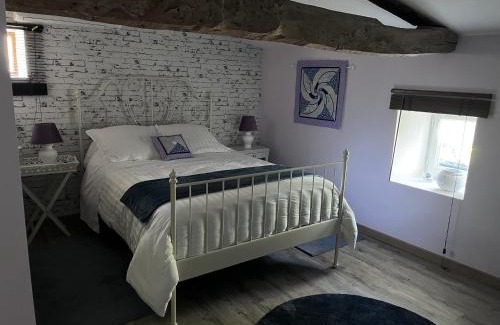 Brie-sous-Mortagne Bed & Breakfast | Tess Cottage