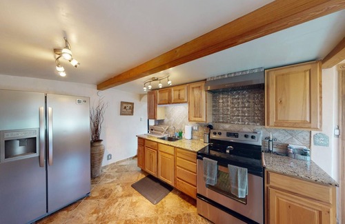 Tesuque House | Tesuque Gem - Cozy Casita Walkable to Tesuque Village Market & El Nido!