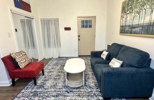 Nederland House | Texas Country 2BR 1BA