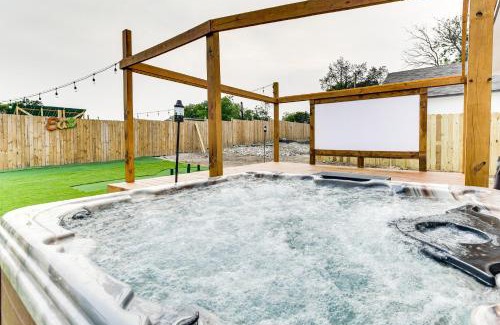 Lake Whitney House | Texas Family Home with Hot Tub 1 Mi to Lake Whitney