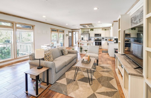 Yancey House | Texas Ranch Retreat: Swim On-Site