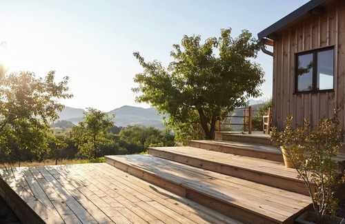 Aramits House | Thoreau Suite - A Large Studio With Mountain Views