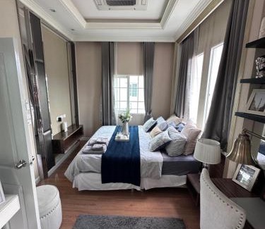 Dok Mai Apartment | Thai Family Home