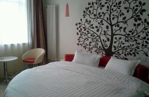 Yichun Hotel | Thank Inn Chain Hotel Jiangxi Yichun Fengcheng Dongfanghong Avenue