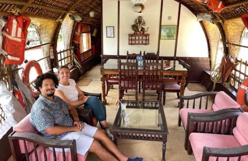 Mullakkal Boat Rental | Thara's Houseboat