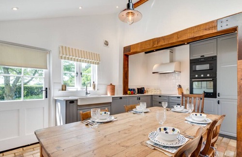 Bures House | Thatched Cottage - Three Bedroom House, Sleeps 4