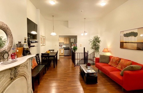Downtown Baltimore Apartment | The 3 Bedroom Clifford House in Historic Mount Vernon