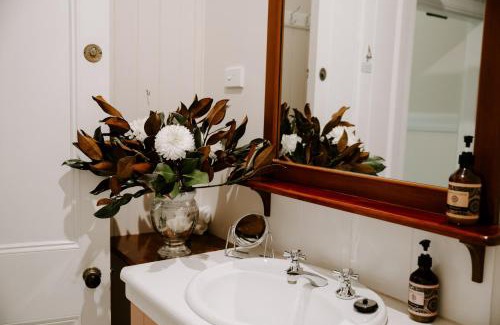 Warwick Bed & Breakfast | The Abbey