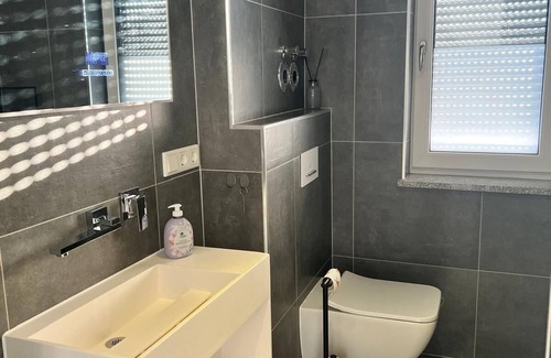 Wallersdorf Condo | The accommodation Modern spacious 2-room apartment is located in Wallersdorf.