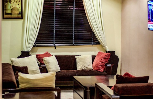 Igbobi Bed & Breakfast | The AHI Residence
