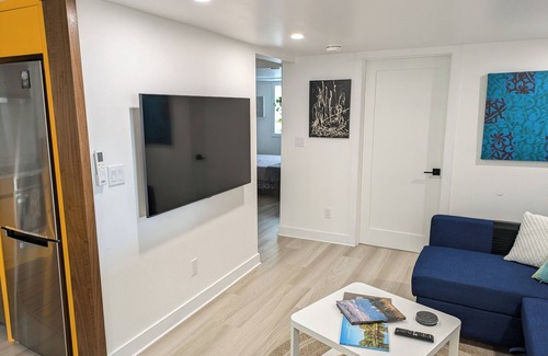 Longmont Apartment | The Apartment. Cozy one bedroom modern place. Close to downtown and breweries